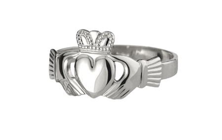women claddagh ring